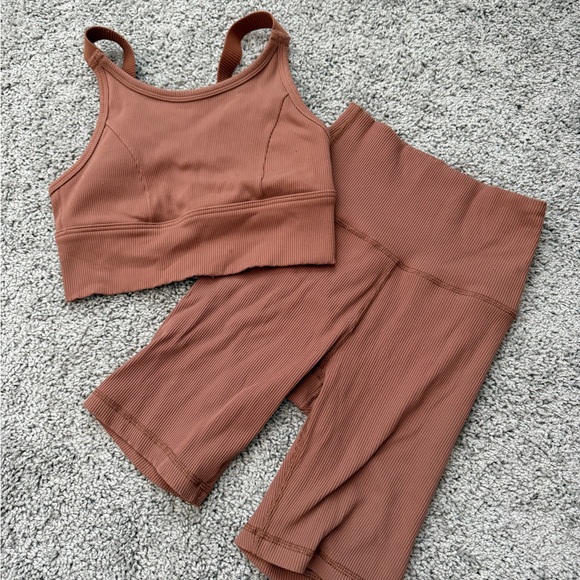 Aerie matching workout set - Picture 2 of 4